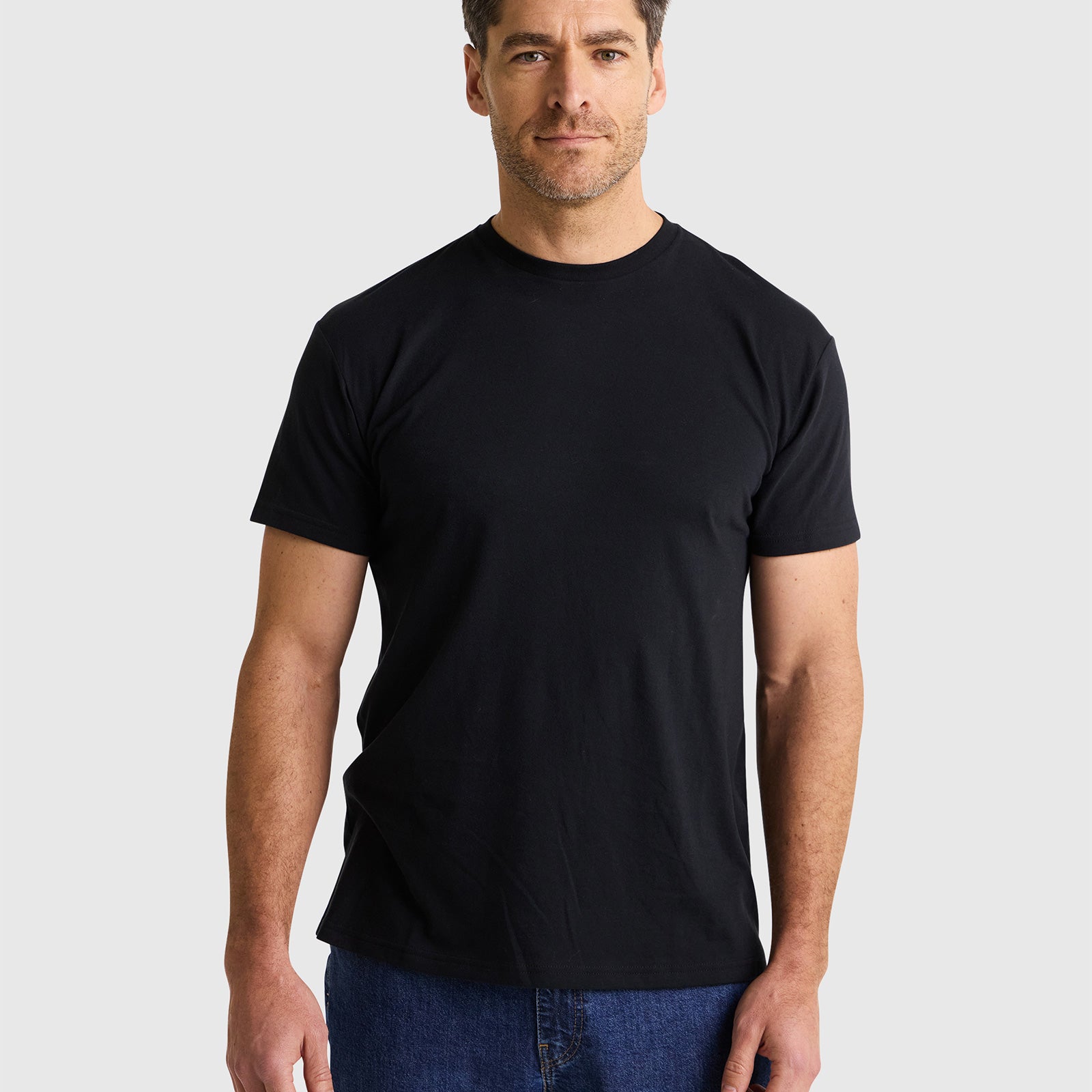 black crew neck t shirt